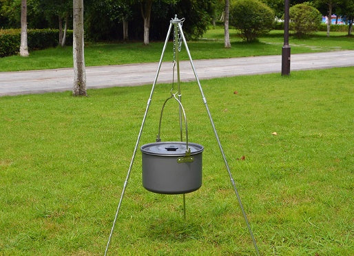 4outdoor campfire tripod with hanging chain